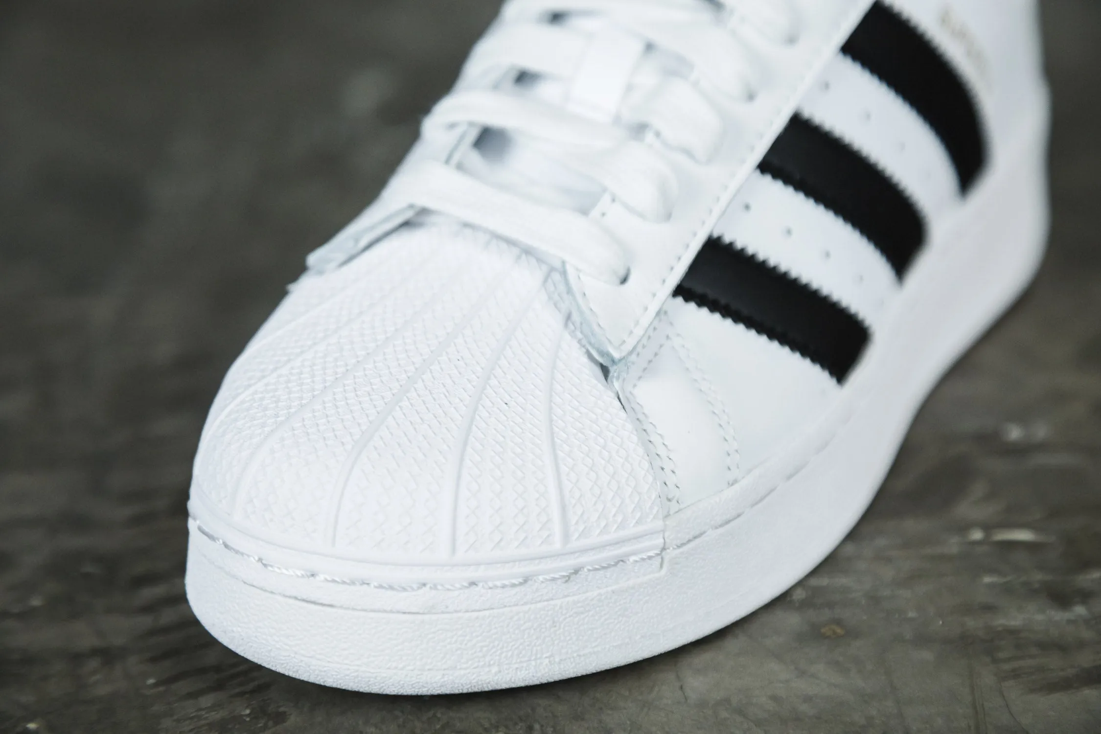 adidas Superstar XLG