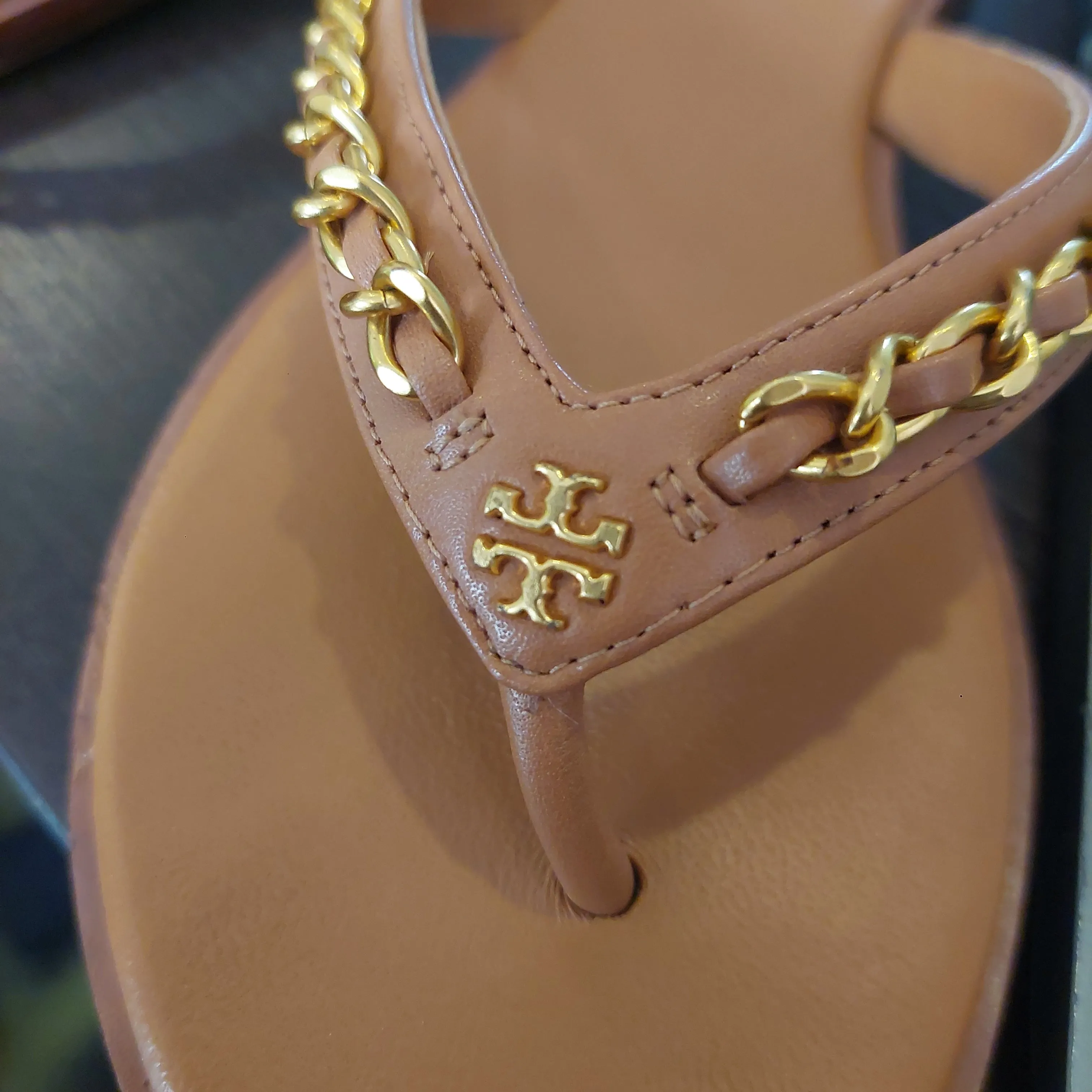 Tory Burch Tan Leather Everly Chain Thong Sandals | Gently Used |